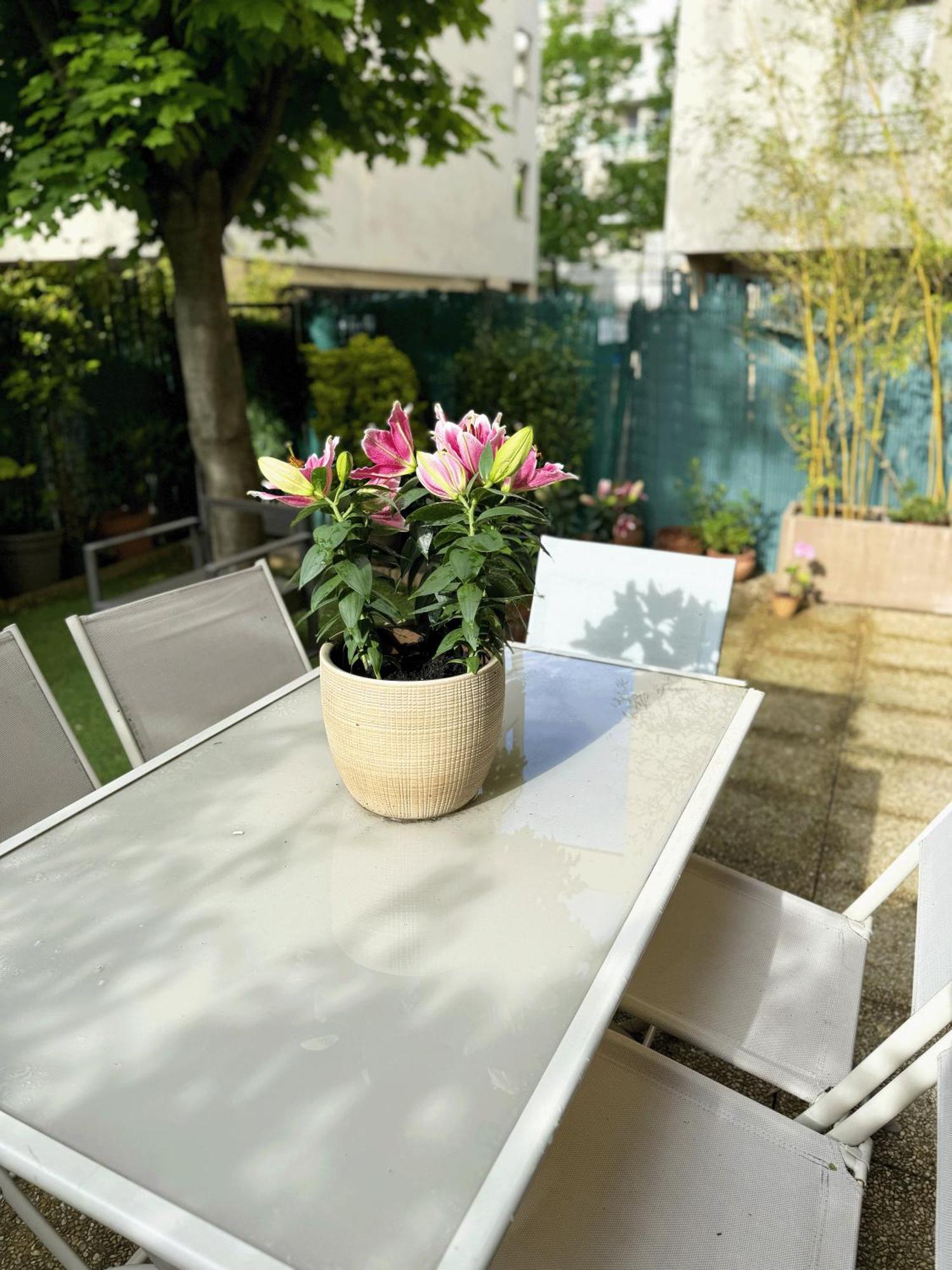 Le Jardin Du Stade By Uta House Saint-Denis  Eksteriør billede